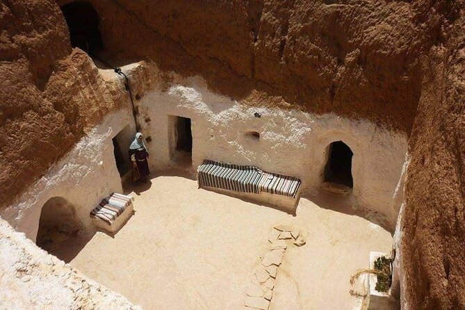 4-Day Private Tour: Sahara and Djerba Island from Tunis and Hammamet - El Jem Amphitheater: the Roman stop that makes the whole trip click