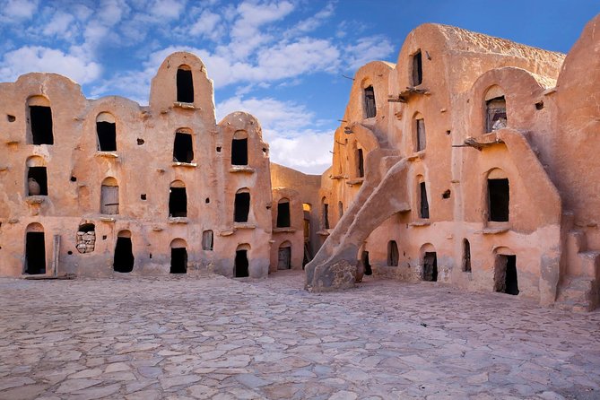 8 Days Tunisia Essential Discovery Private Tour - Tunis to Carthage to Sidi Bou Said, starting with contrasts
