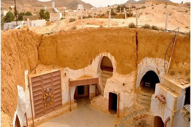 Circuit the south of Tunisia in 2 days Sahara Explorer - Overnight reality: dinner and what to watch for