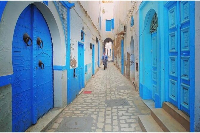 El Jem, Monastir, and Kairouan Medina Private Tour - Monastir: Ribat Views, Bourguiba Sights, and Market Time