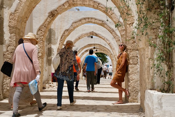 From Djerba : 1 day in the footsteps of Star Wars "Mos Eisley" - Djerbahood, 30 minutes to walk Djerba’s street art