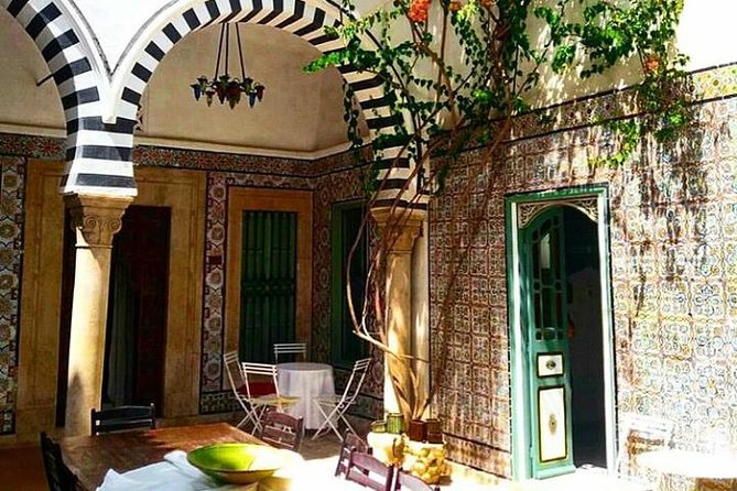 Guided tour in the UNESCO world heritage Medina of Tunis - Meeting in La Kasba at 9:00 AM and finishing in La Medina