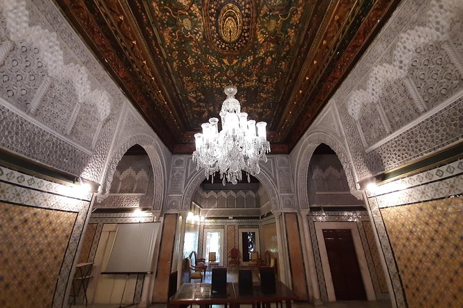 Guided tour in the UNESCO world heritage Medina of Tunis - Dar Lasram: a traditional Tunisian house with real functions