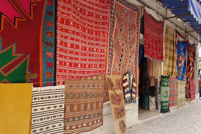 Guided Tour of Djerba island, Museums, Crocodile park & lunch - Lunch included: what you get, what can cost extra