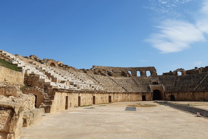 Roman Archeology Guided Tour Thuburbo Majus & Uthina - Thuburbo Majus: Capitol columns, forum steps, and an amphitheater that once hosted 20,000