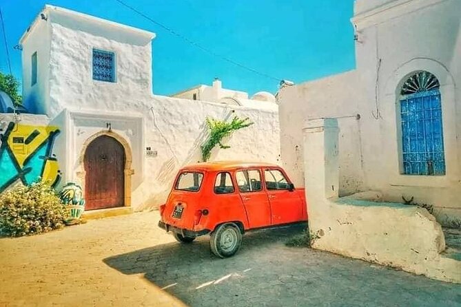 Tour of the island of Djerba the island of Lotophages - Houmt Souk Stroll: Market Streets, White Facades, and the Beach Reality